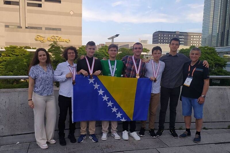 Učenici iz BiH osvojili srebro i četiri bronzane medalje na matematičkoj olimpijadi u Japanu